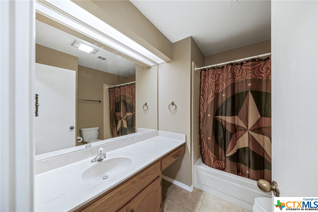 5462 Circle Oak Drive