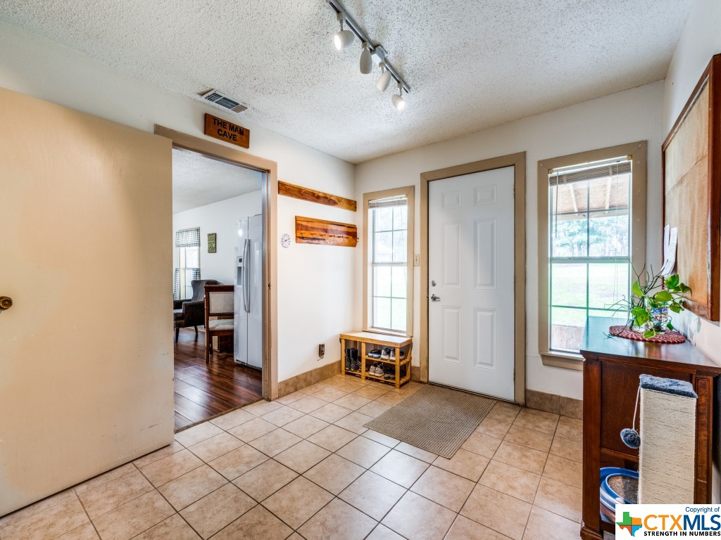 1004 Bluebonnet Lane