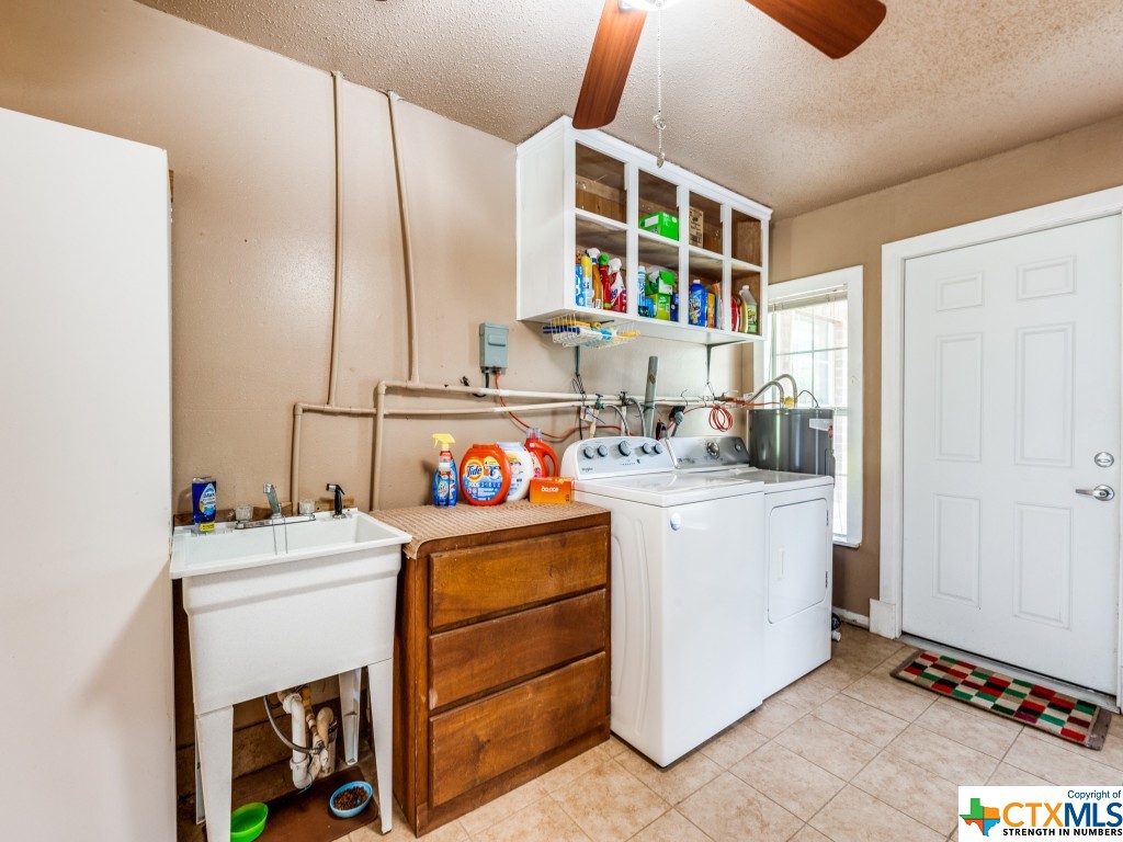 1004 Bluebonnet Lane