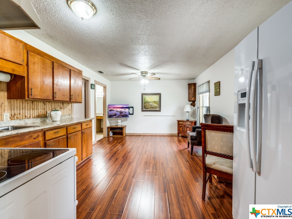 1004 Bluebonnet Lane