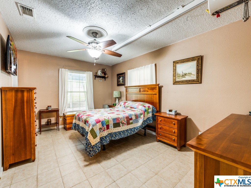 1004 Bluebonnet Lane