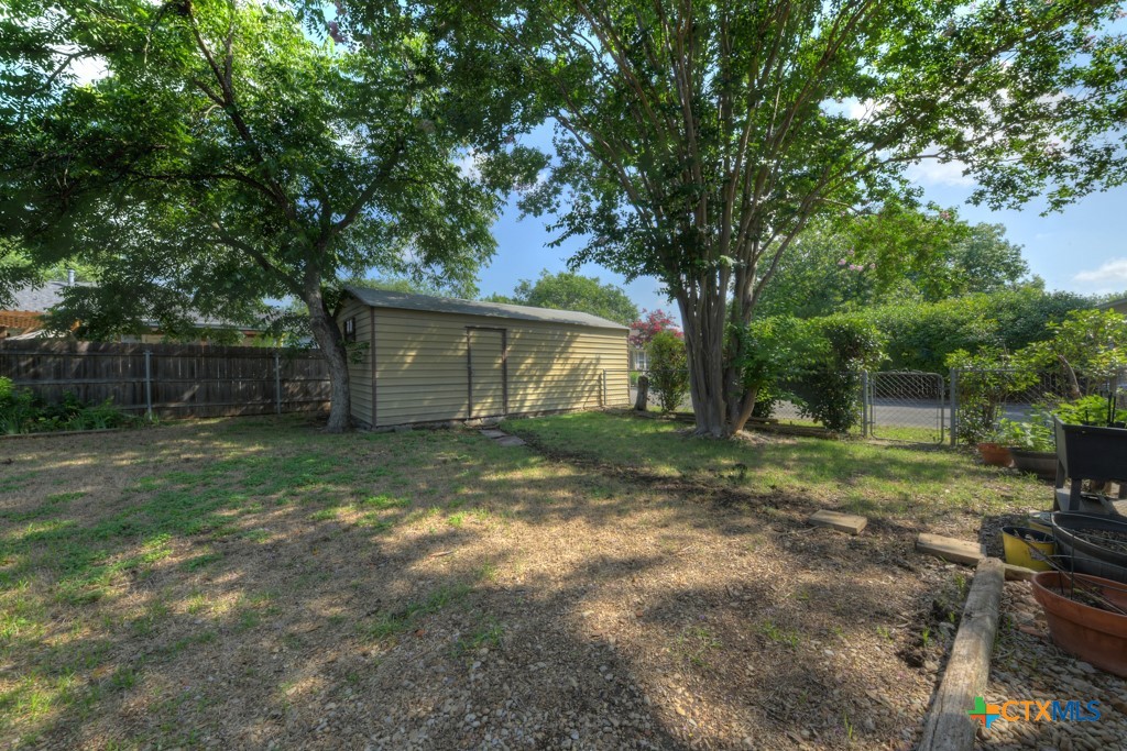 1437 Pams Path
