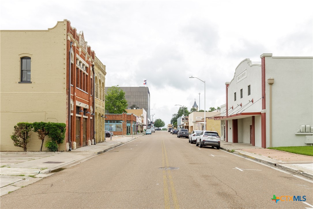 207 E Constitution Street 1