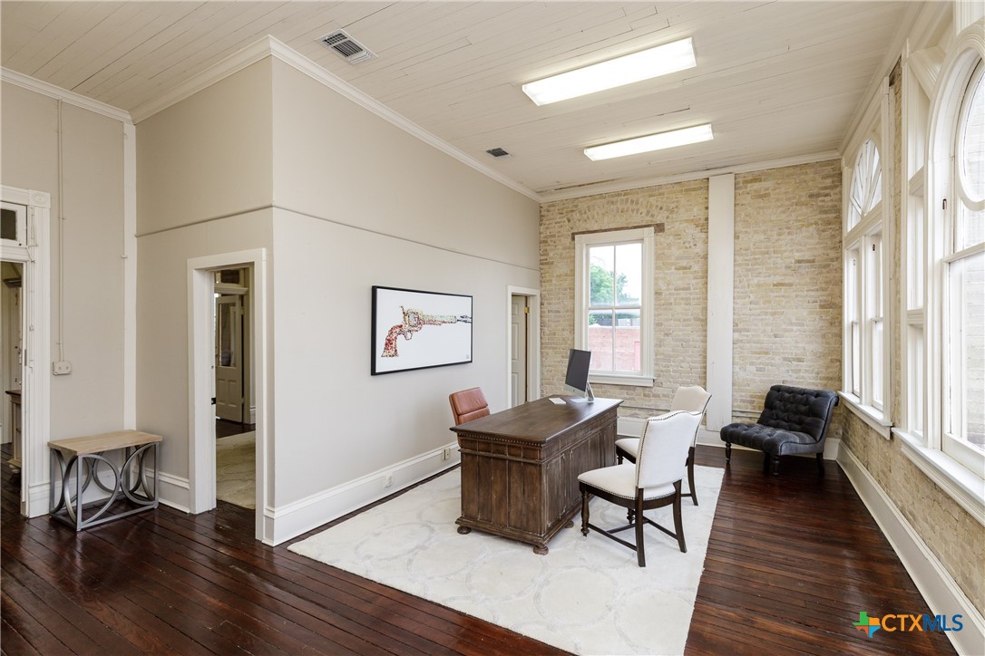 207 E Constitution Street 1