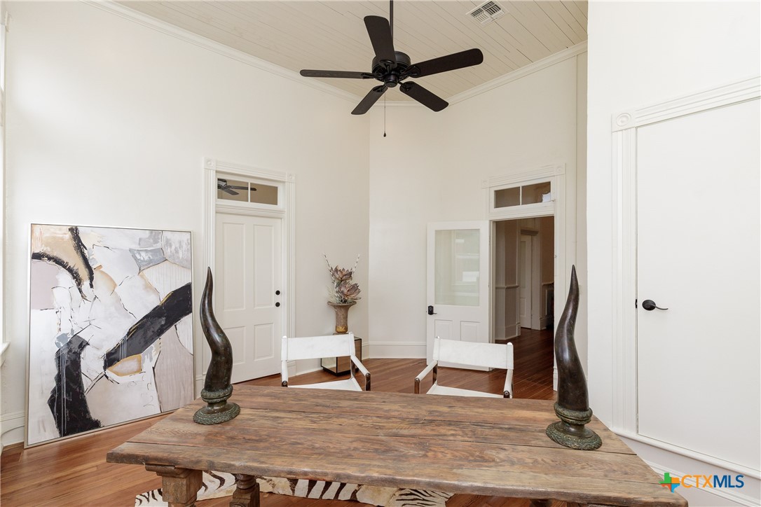 207 E Constitution Street 5
