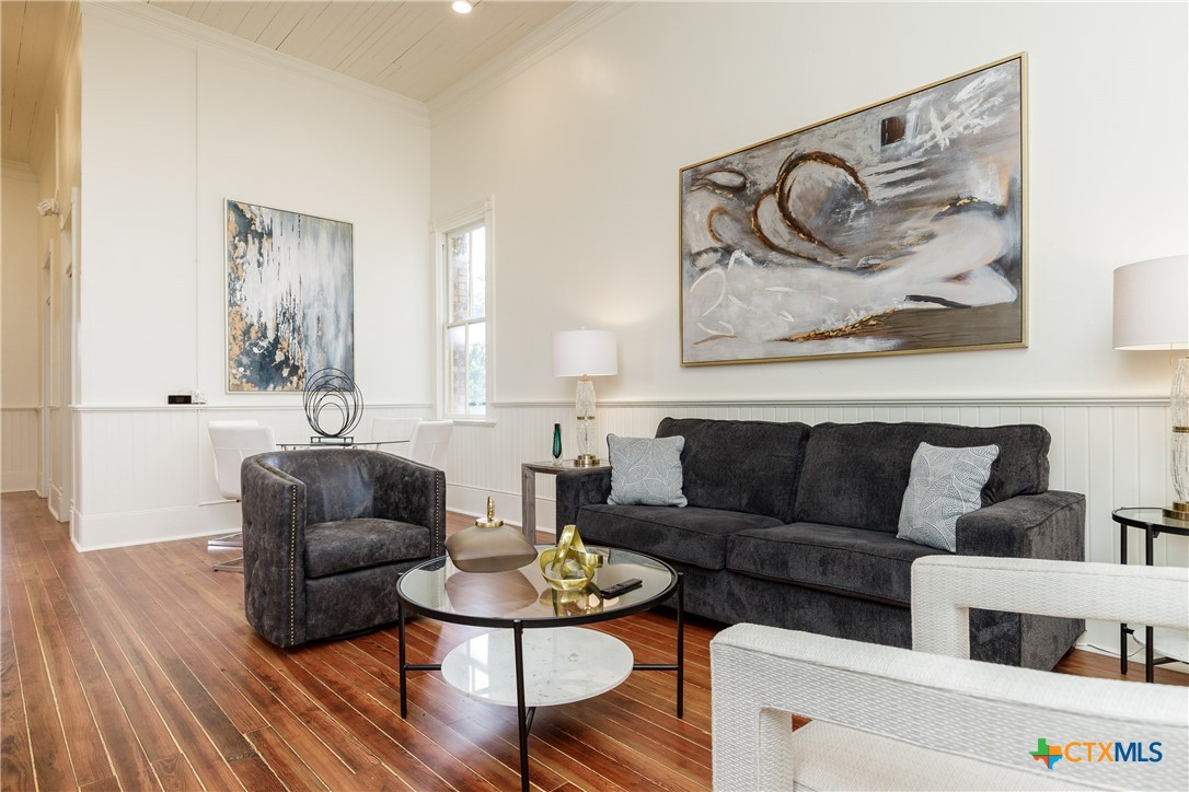 207 E Constitution Street 6