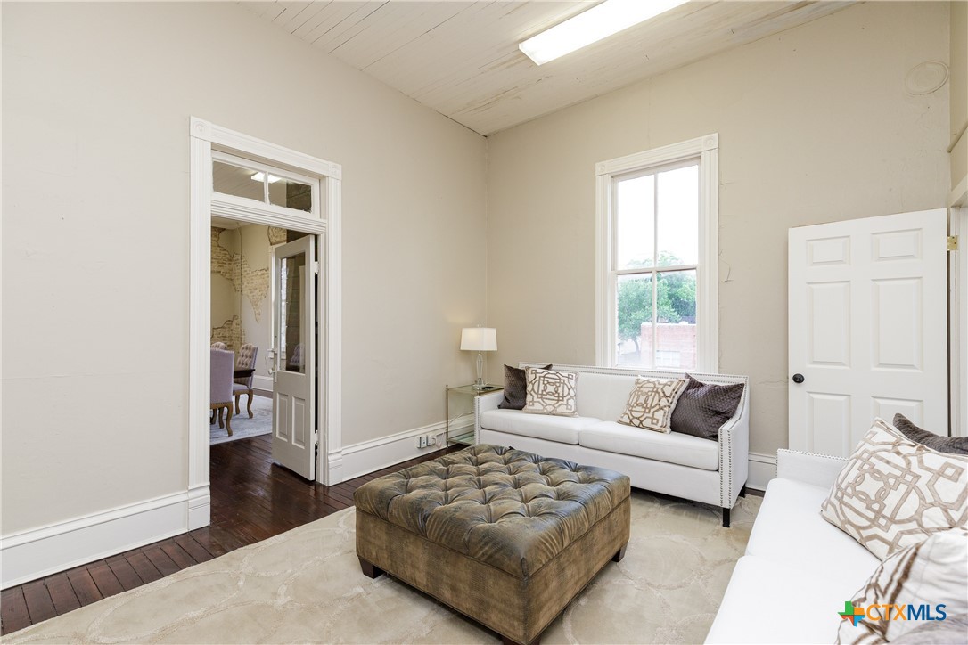 207 E Constitution Street 8