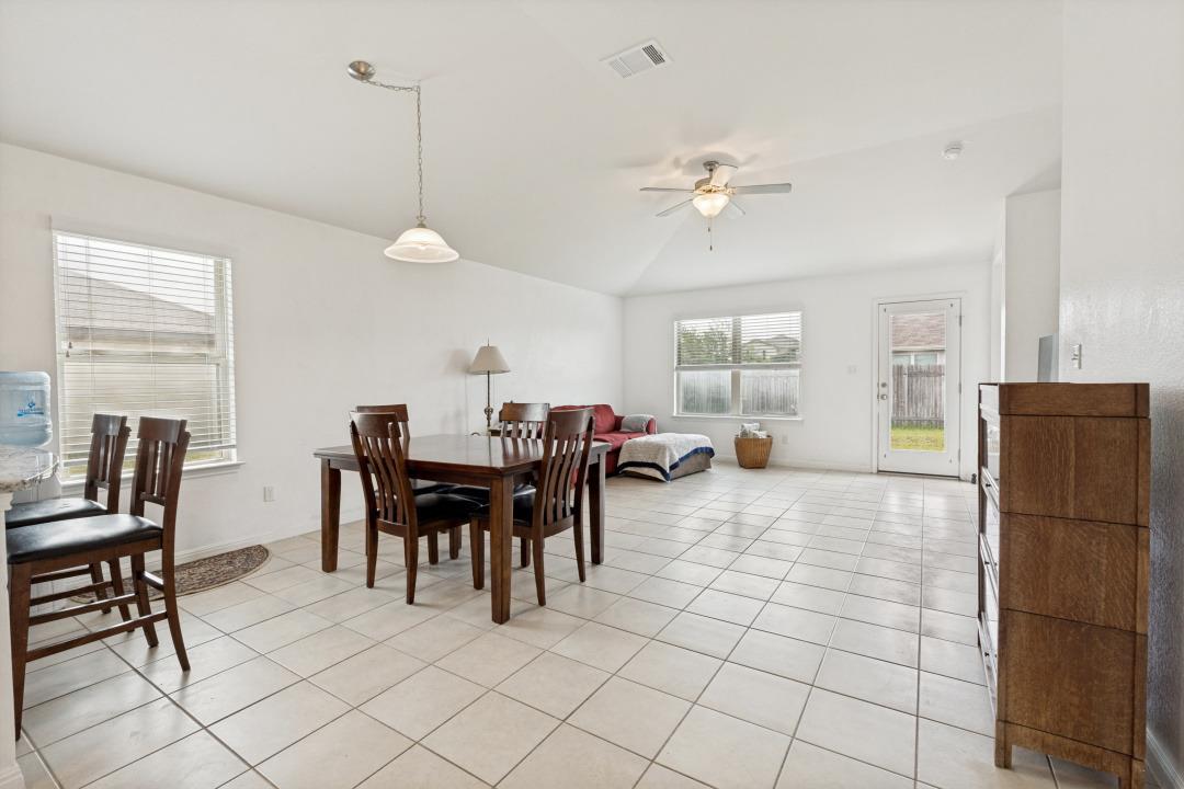1618 Woodlands DR