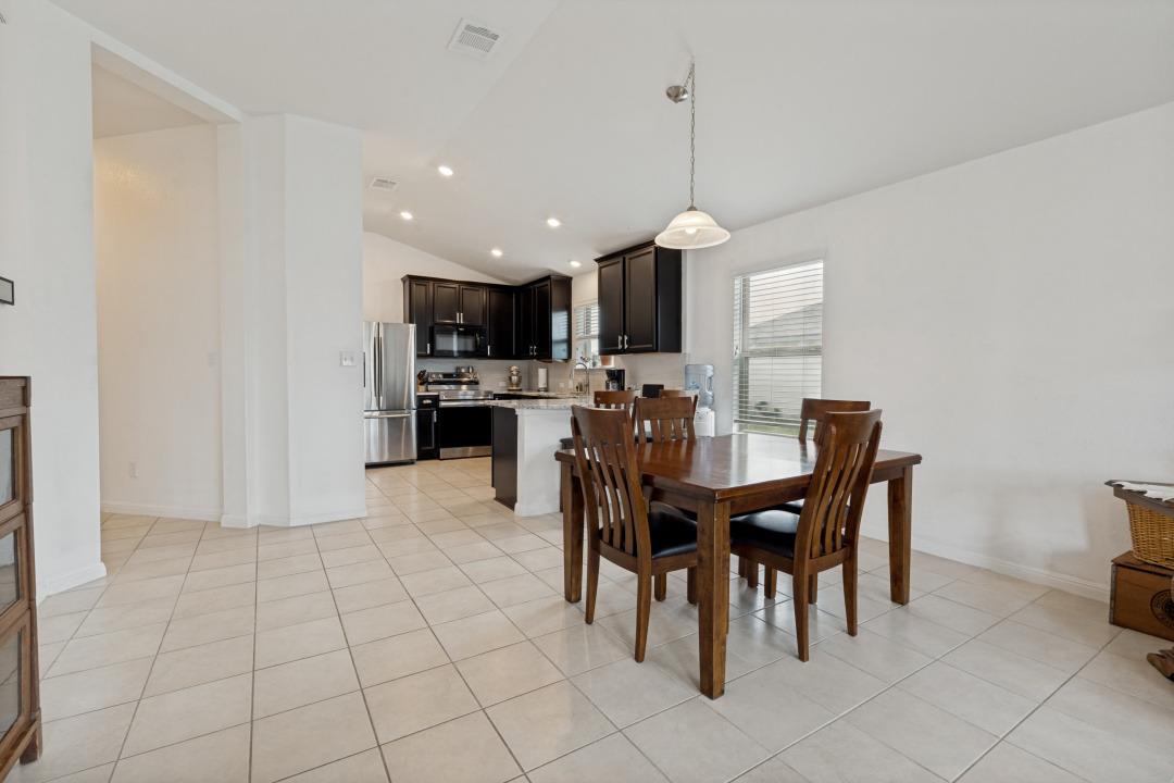 1618 Woodlands DR