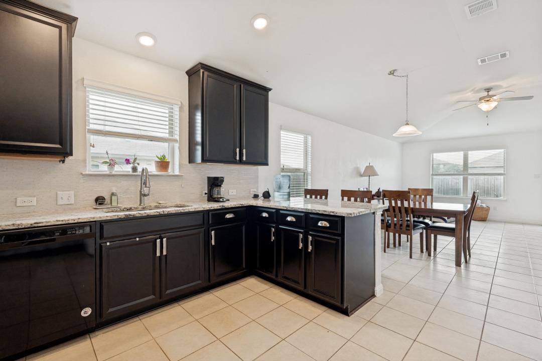 1618 Woodlands DR