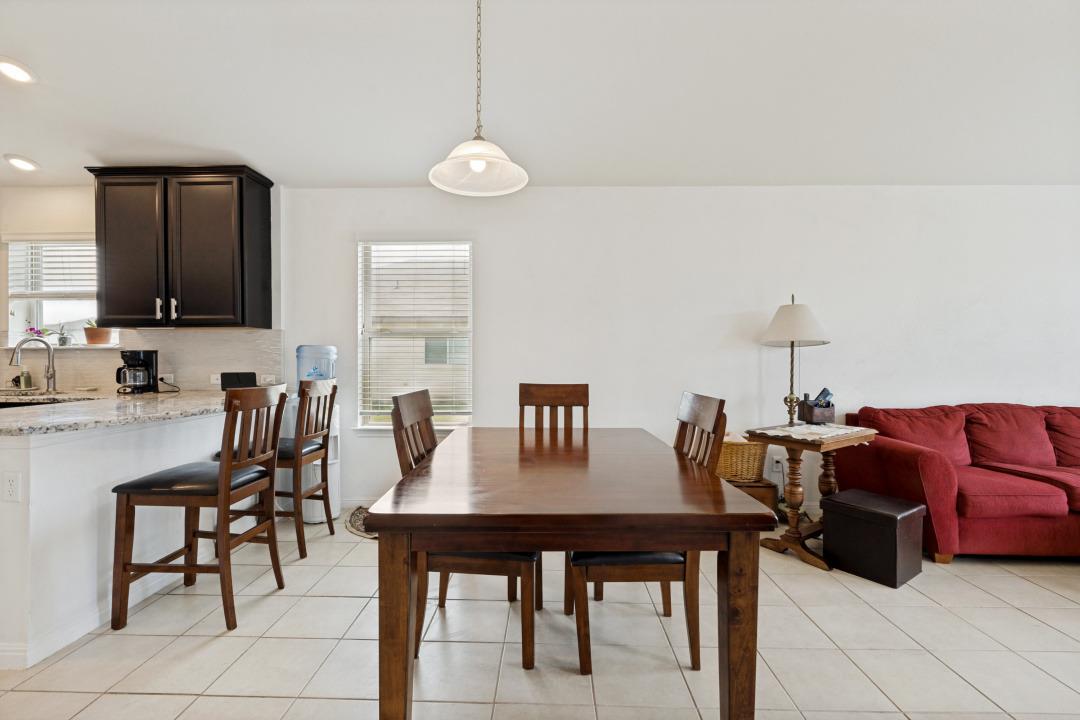 1618 Woodlands DR