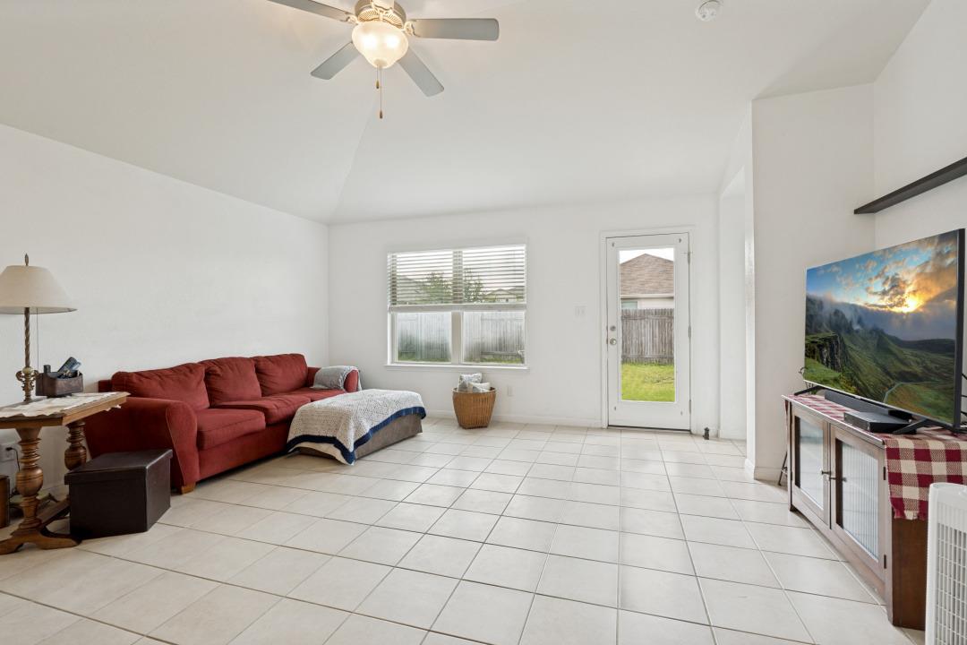 1618 Woodlands DR