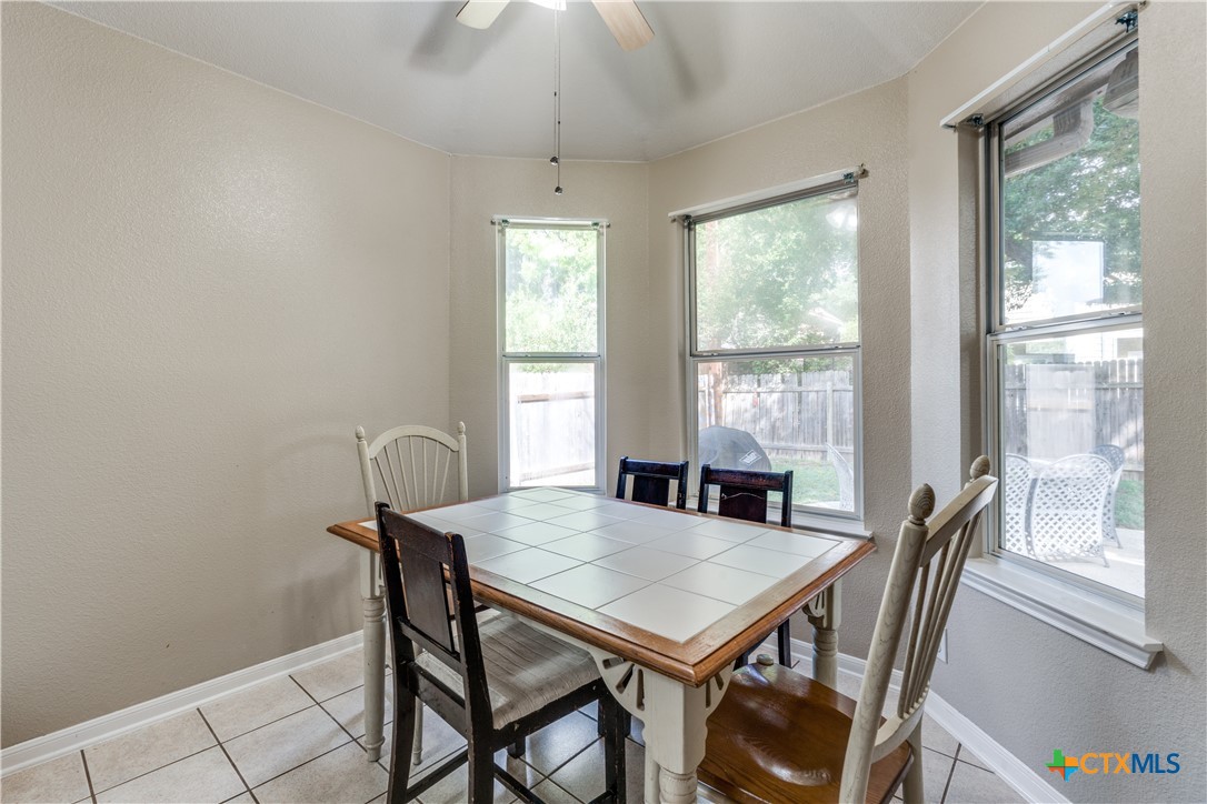 1083 E Running River