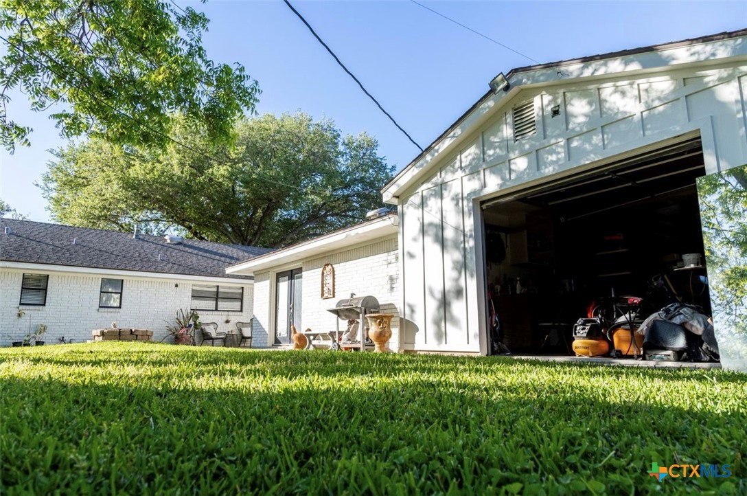 1109 Plantation Road