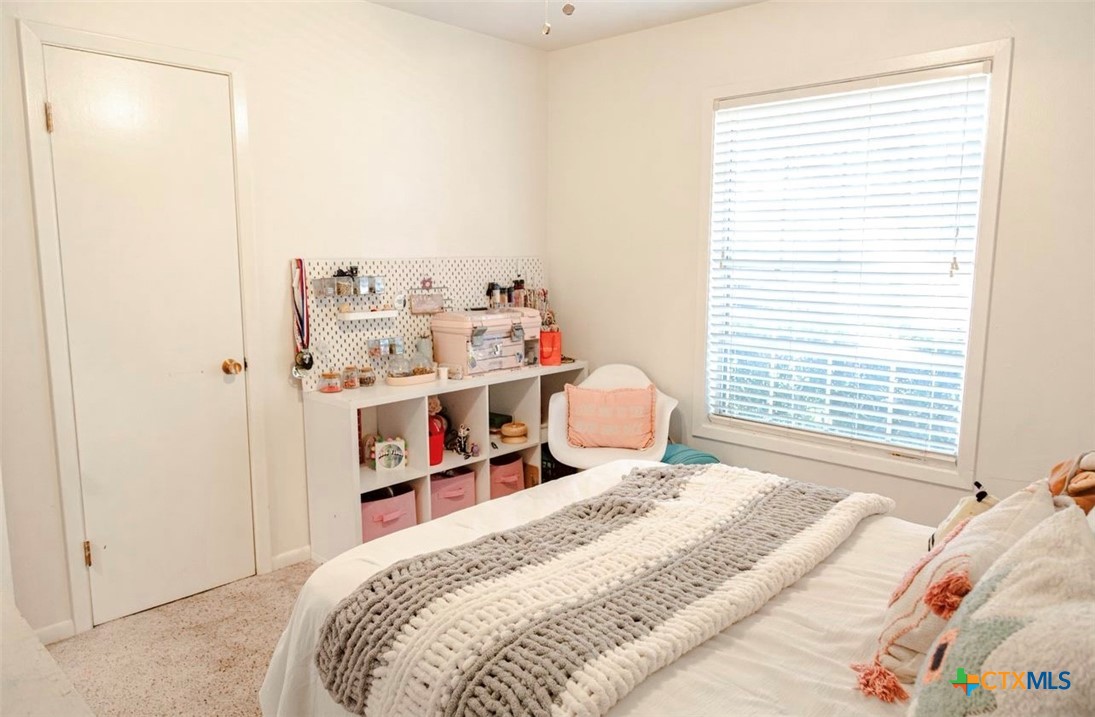 1109 Plantation Road