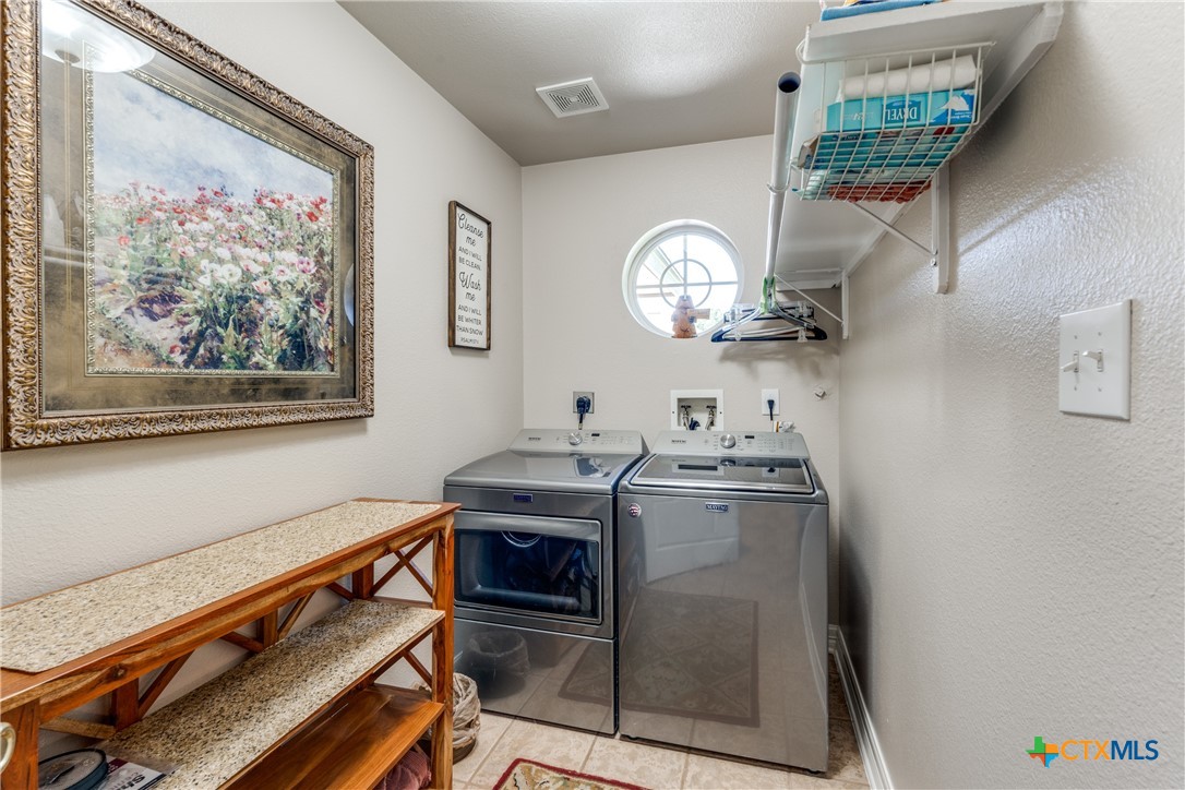 1756 Oakmont Circle