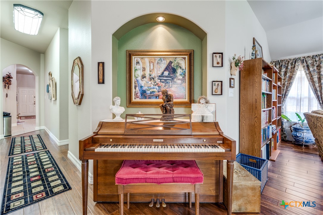 1756 Oakmont Circle