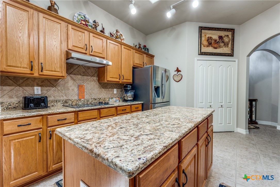 1756 Oakmont Circle