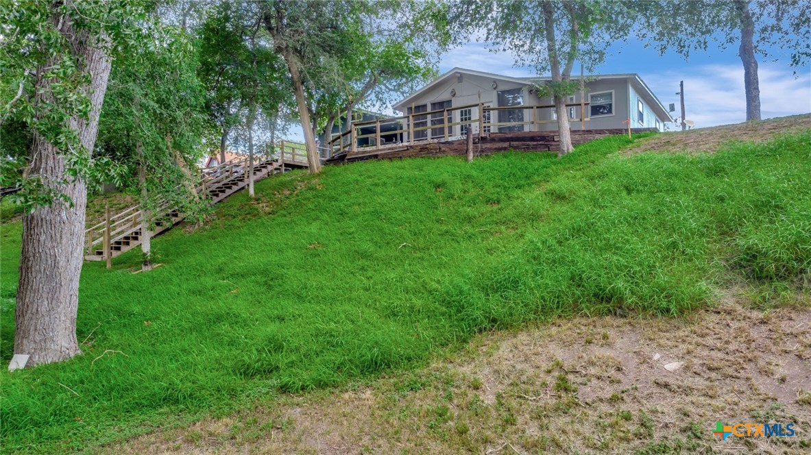 272 River Oaks Road