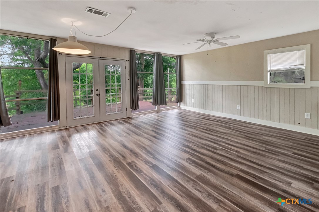 272 River Oaks Road