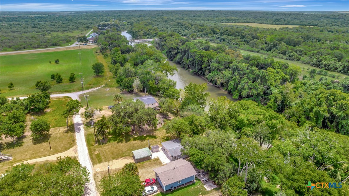 272 River Oaks Road