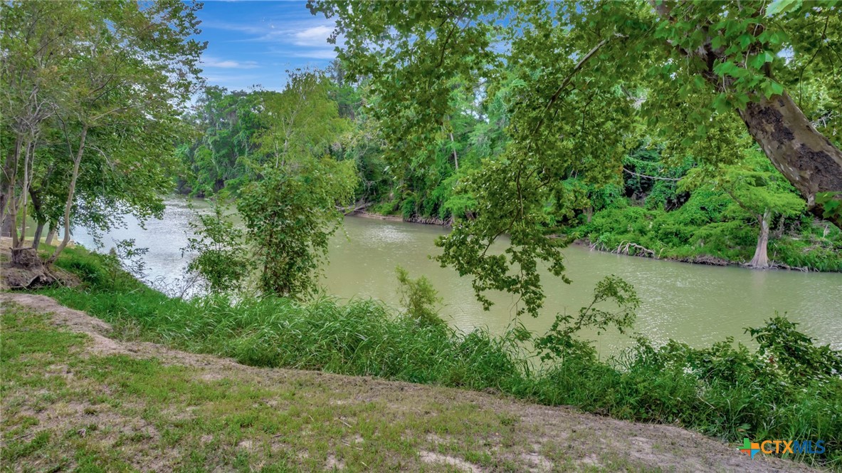 272 River Oaks Road