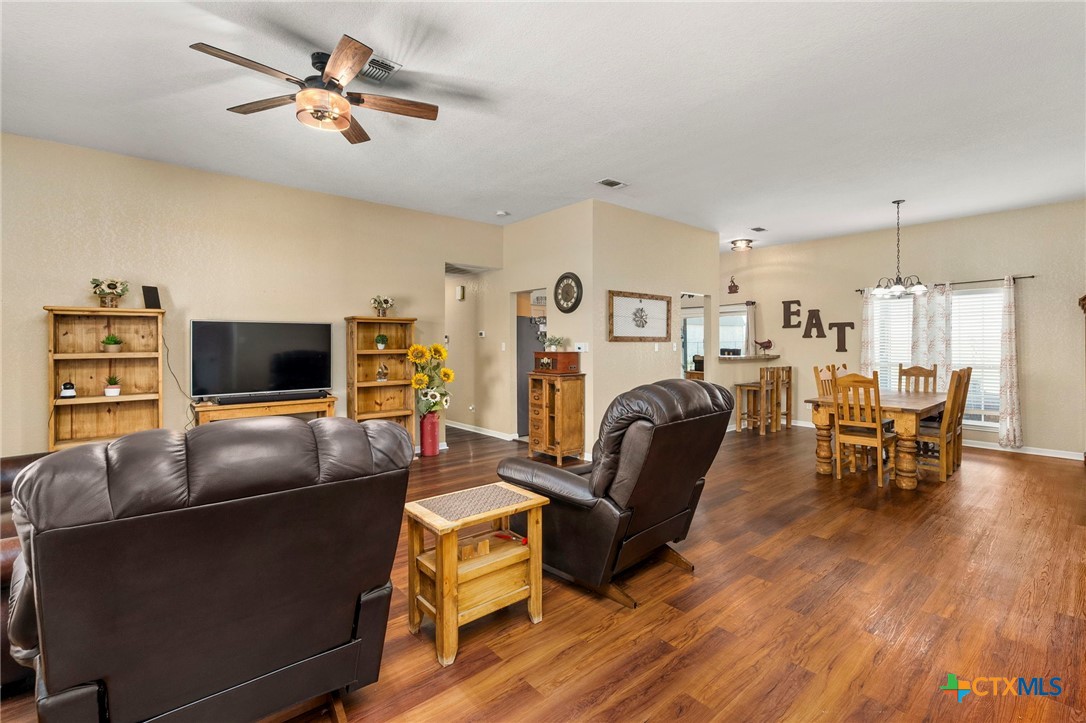 916 Cordova Loop