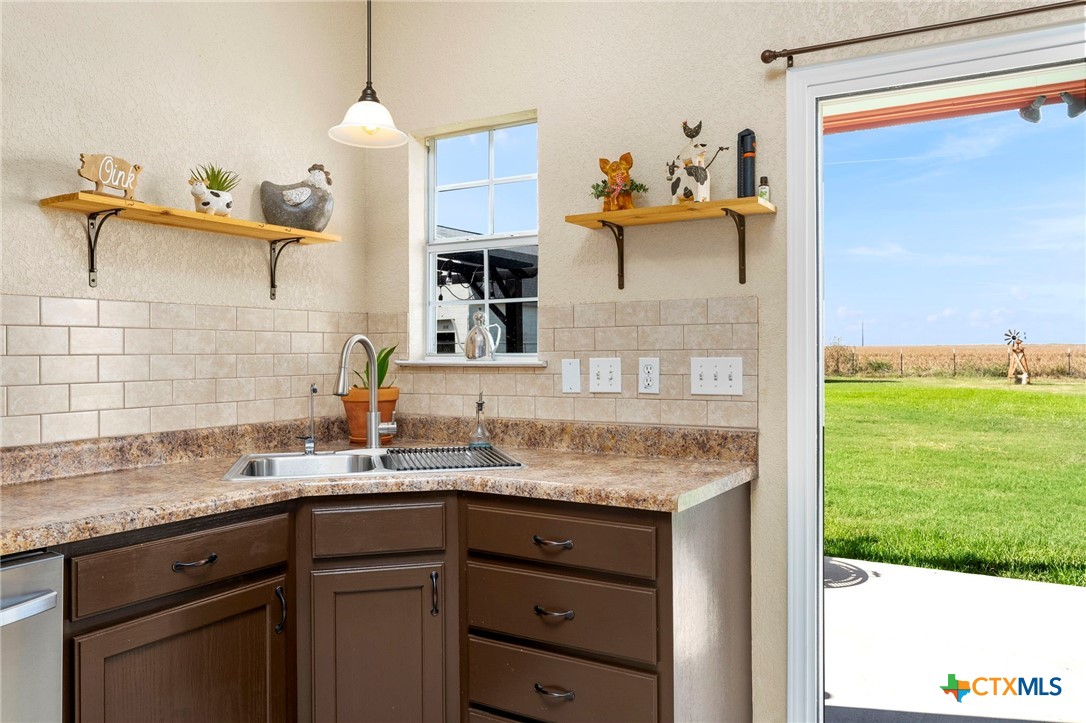 916 Cordova Loop