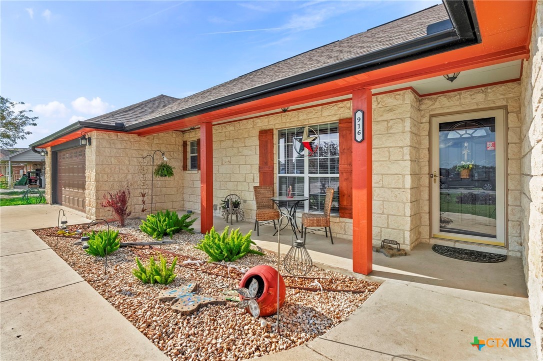 916 Cordova Loop