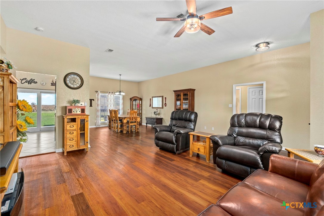 916 Cordova Loop