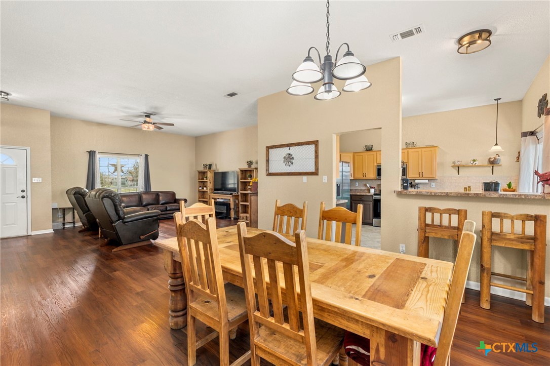 916 Cordova Loop
