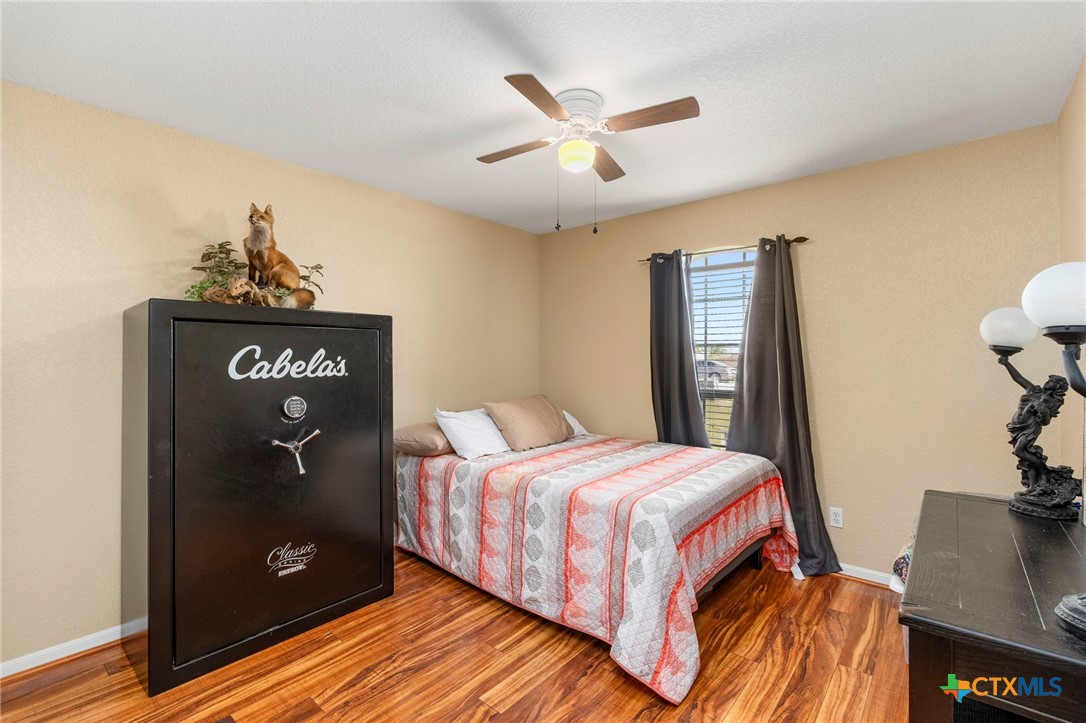 916 Cordova Loop