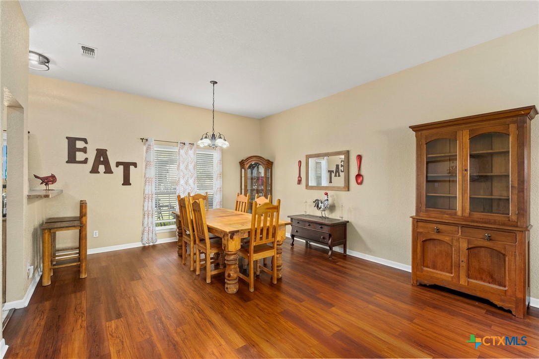 916 Cordova Loop