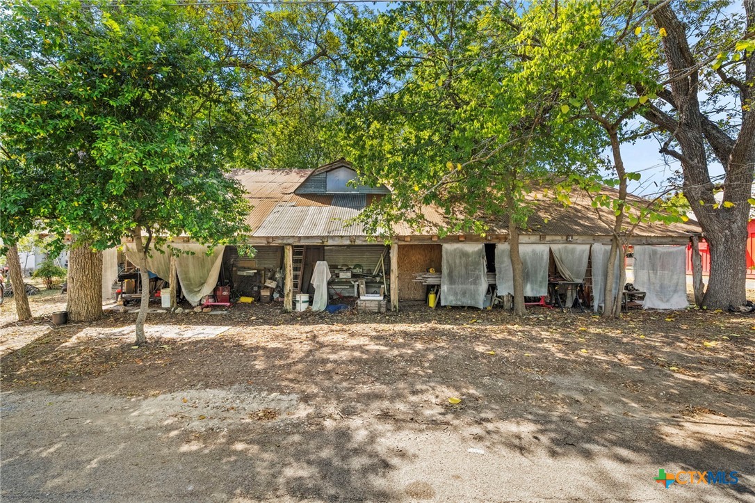 302 Crockett Street