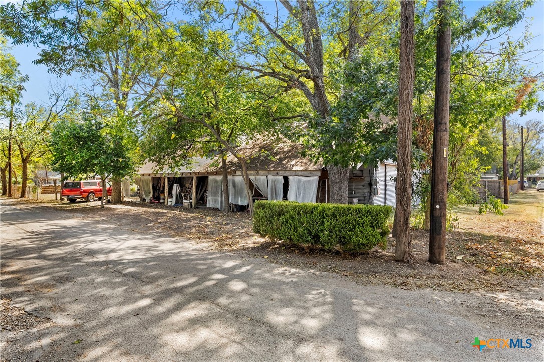 302 Crockett Street
