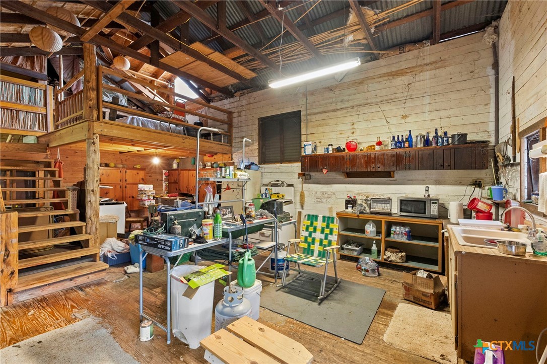 302 Crockett Street