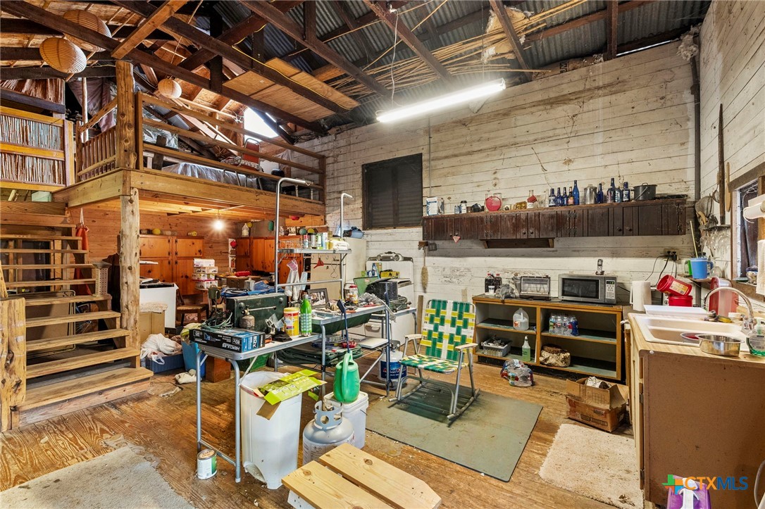 302 Crockett Street