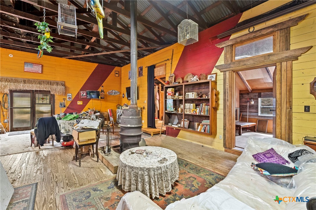 302 Crockett Street