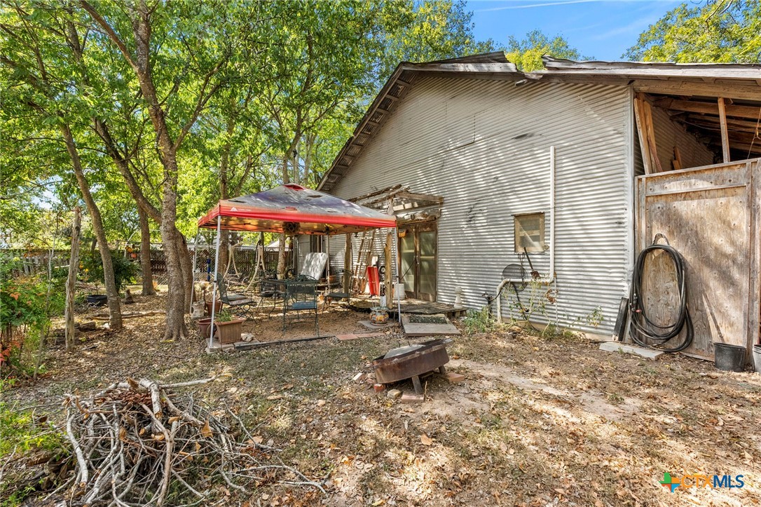 302 Crockett Street