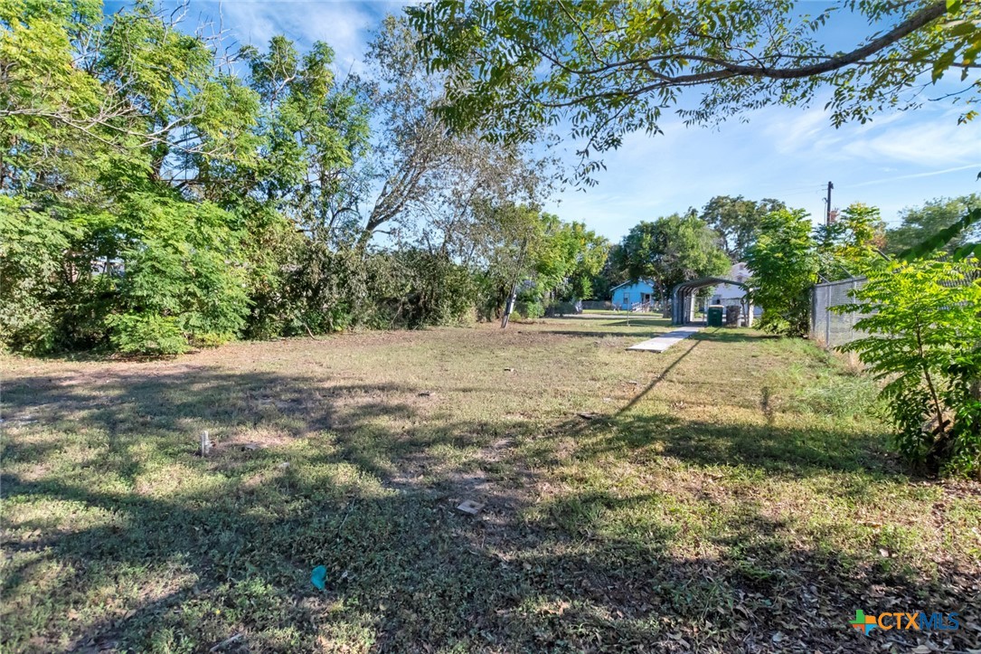 304 E Sabine Street A
