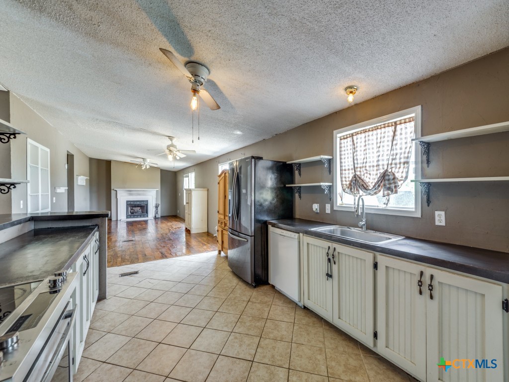1097 Mountain View Drive