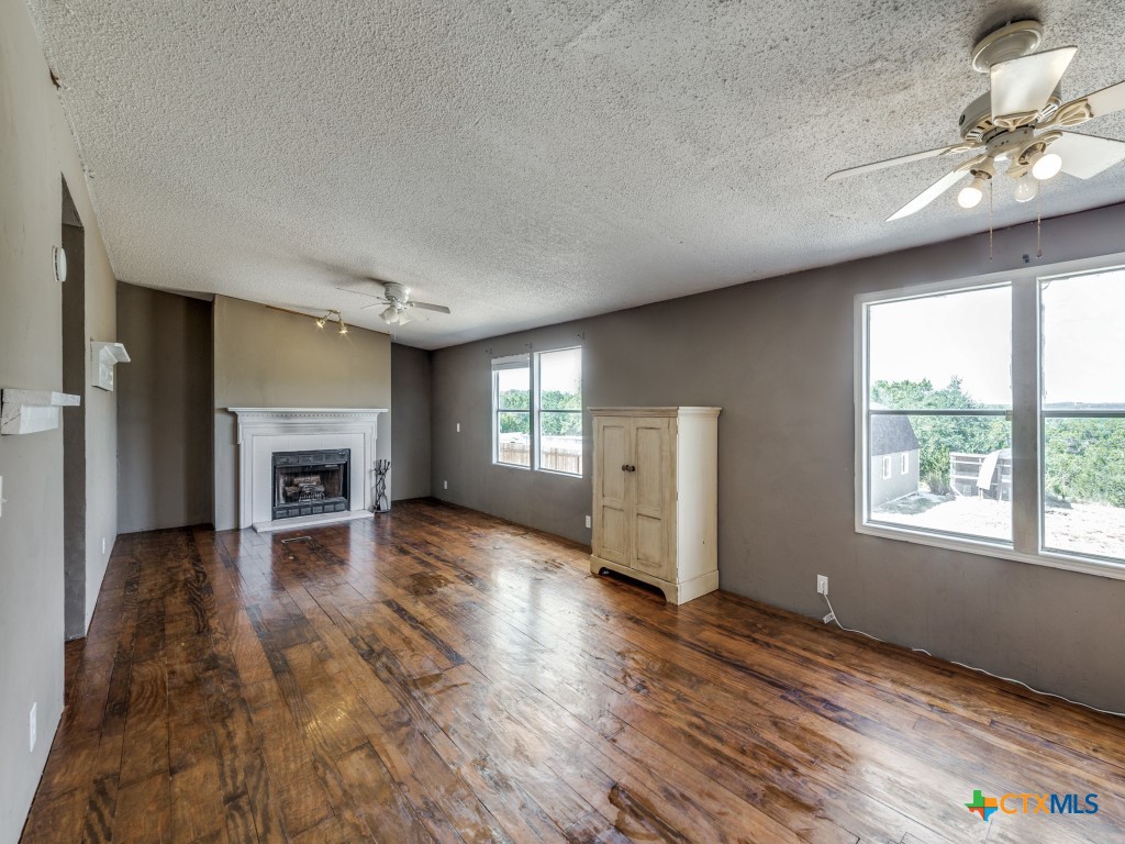 1097 Mountain View Drive