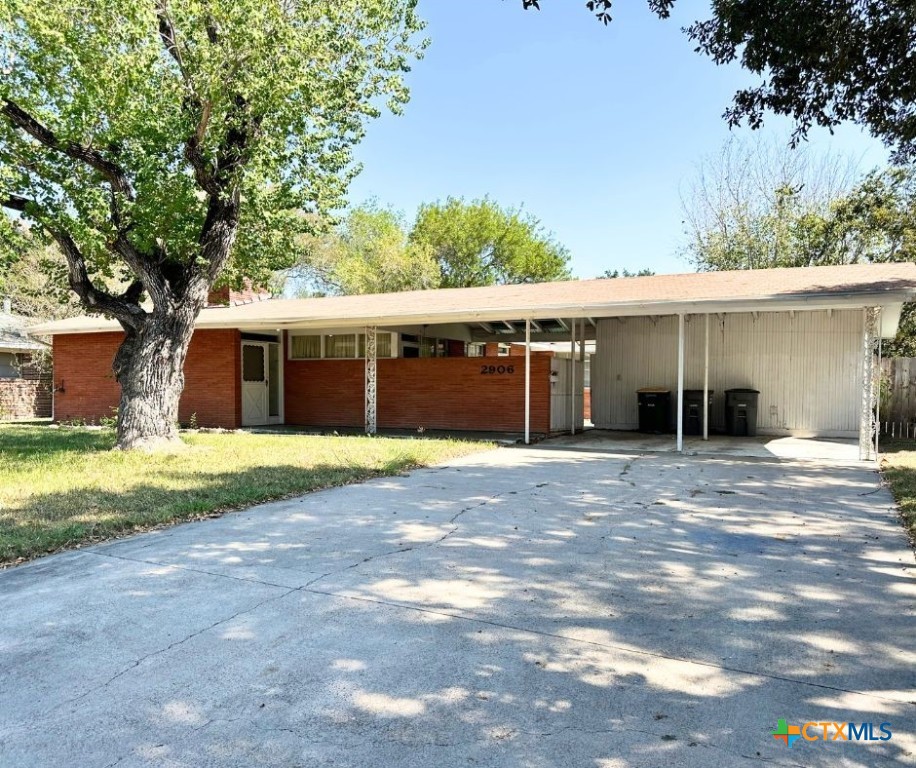 2906 Arroyo Drive