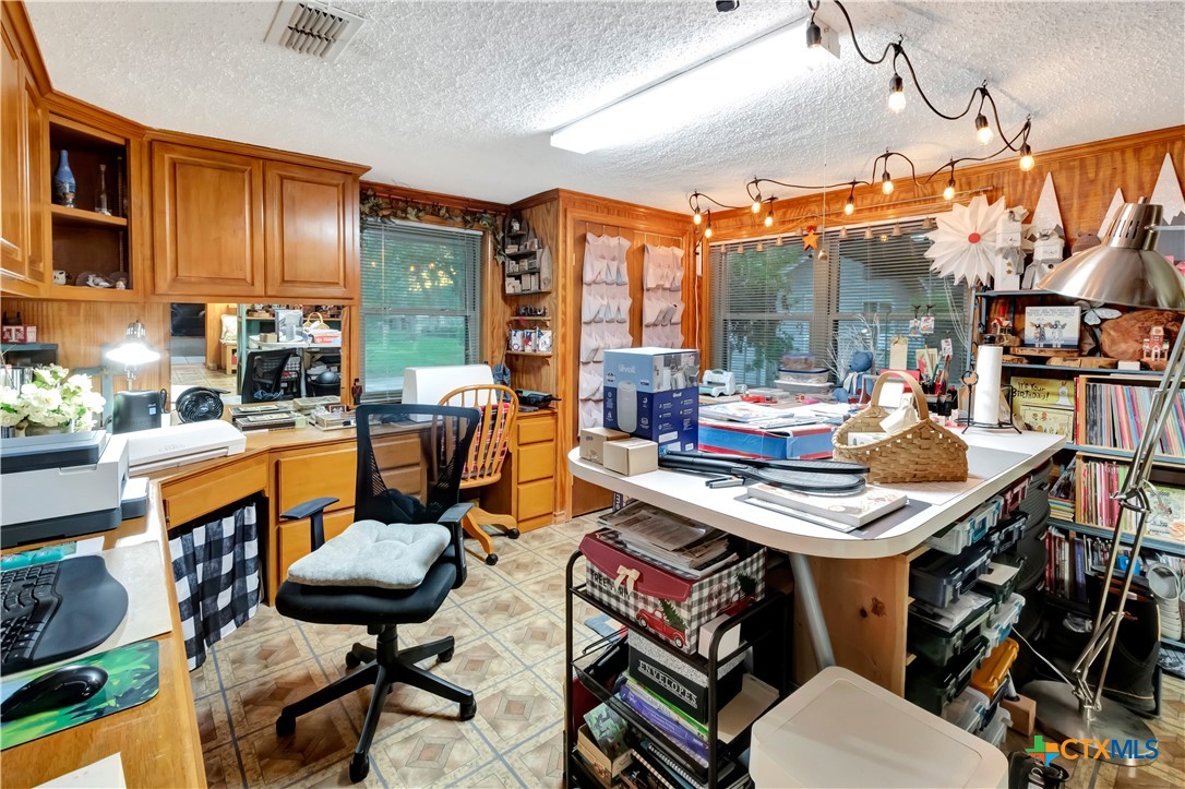 801 Mead