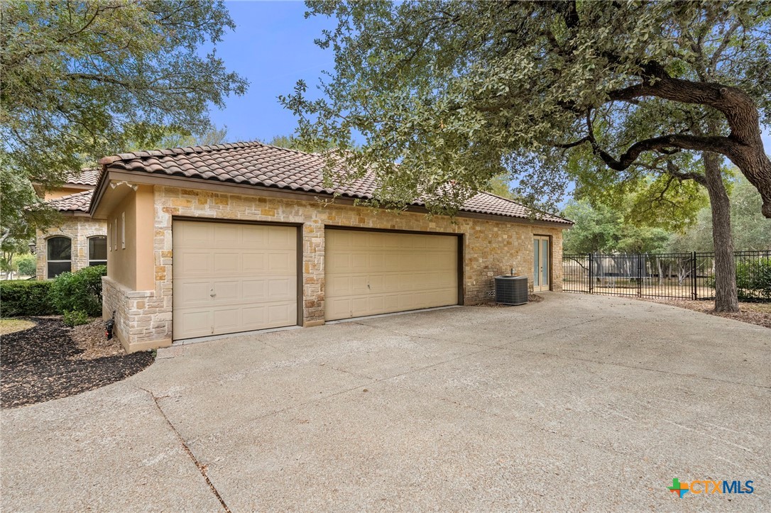 8415 Wild Wind Park