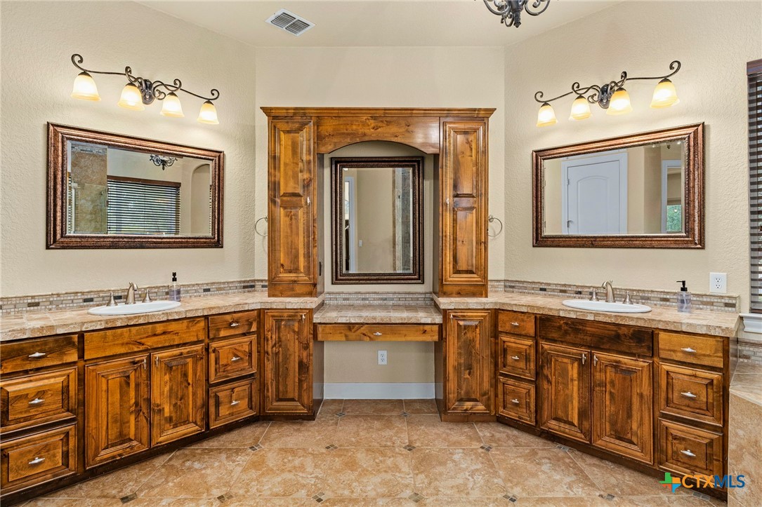 8415 Wild Wind Park