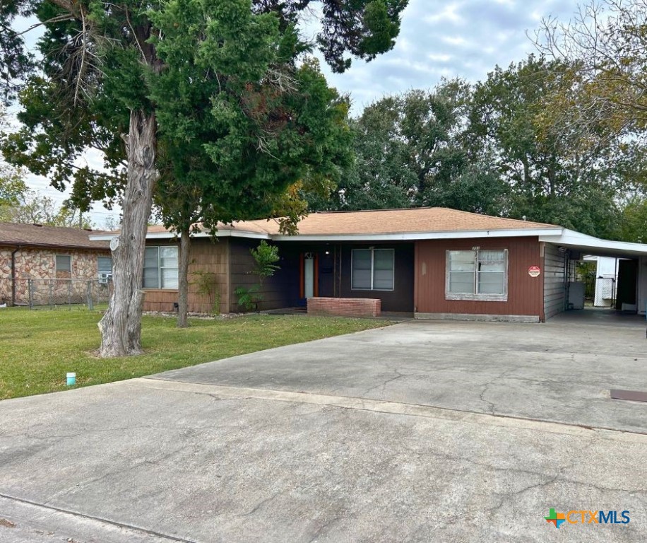 703 N San Antonio Street