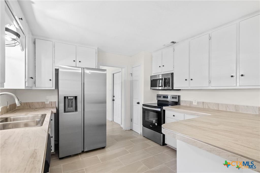 710 Whitewing Street