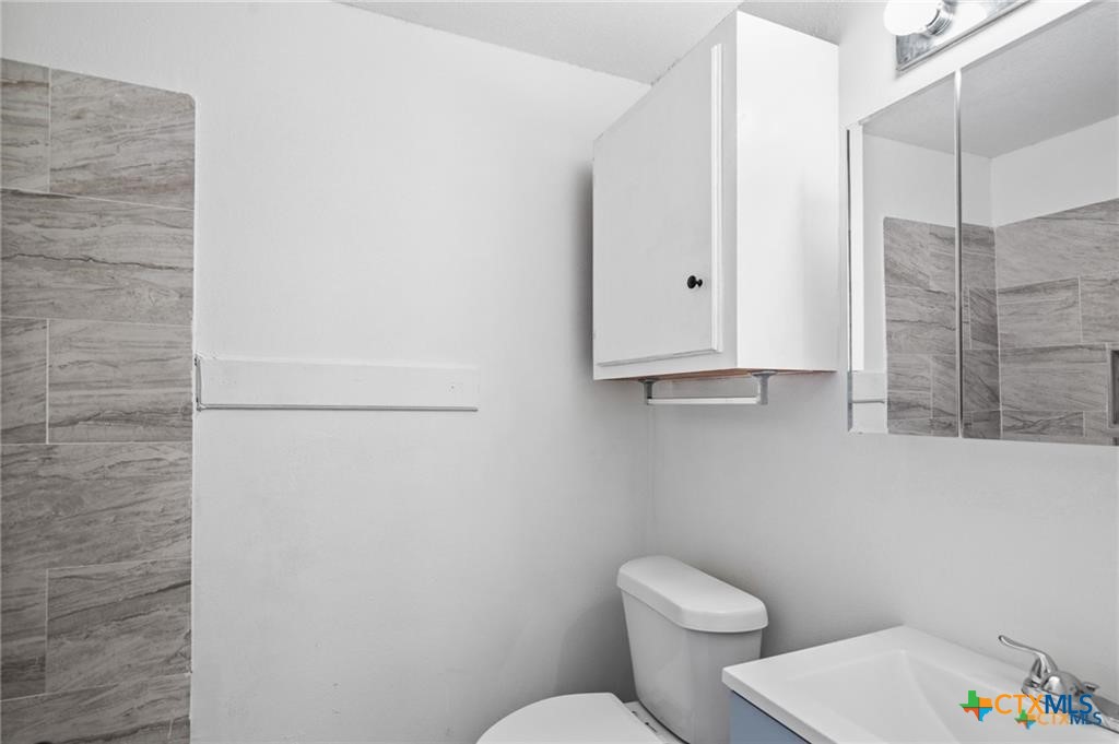 710 Whitewing Street