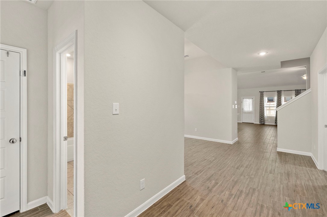 1120 Amber Lake